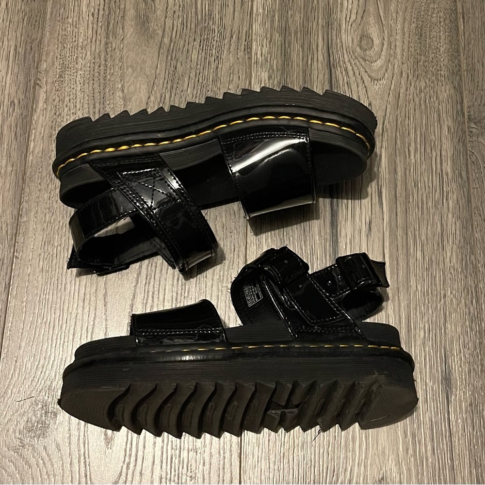 🖤 Dr. Martens Sandals! 🖤